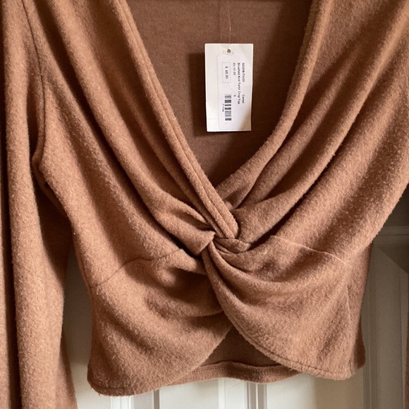 🆕 bacio brushed crop long sleeve - Picture 2 of 6